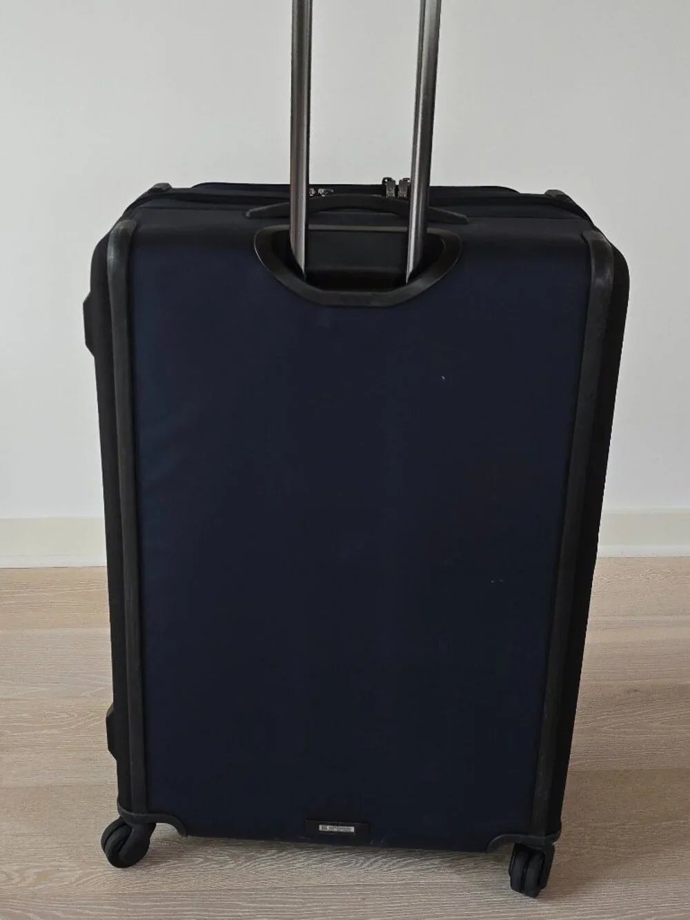 Tumi Alpha 3 Expandable 4 Wheeled Packing Case Luggage in Black/Navy